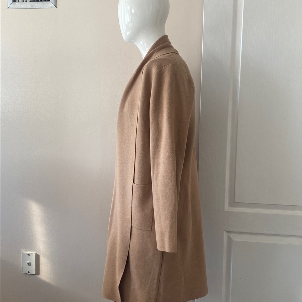 Brand new - Paul Costelloe XL with two pockets camel colour open front - Picture 3 of 10